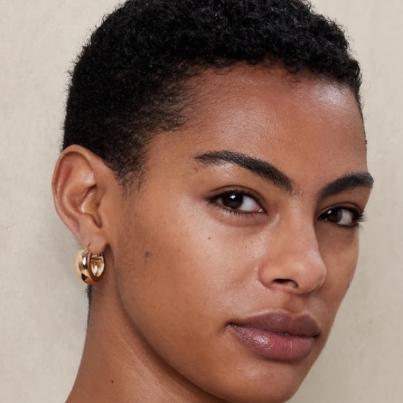 NWT BANANA REPUBLIC HOOP EARRINGS - Picture 2 of 3